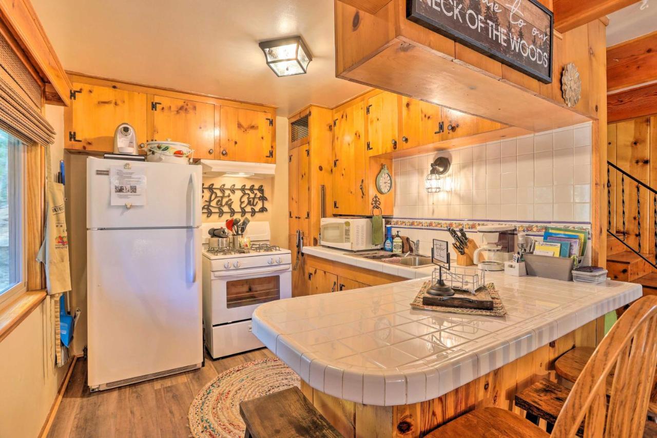 Wrightwood Cabin With Cozy Interior! 외부 사진
