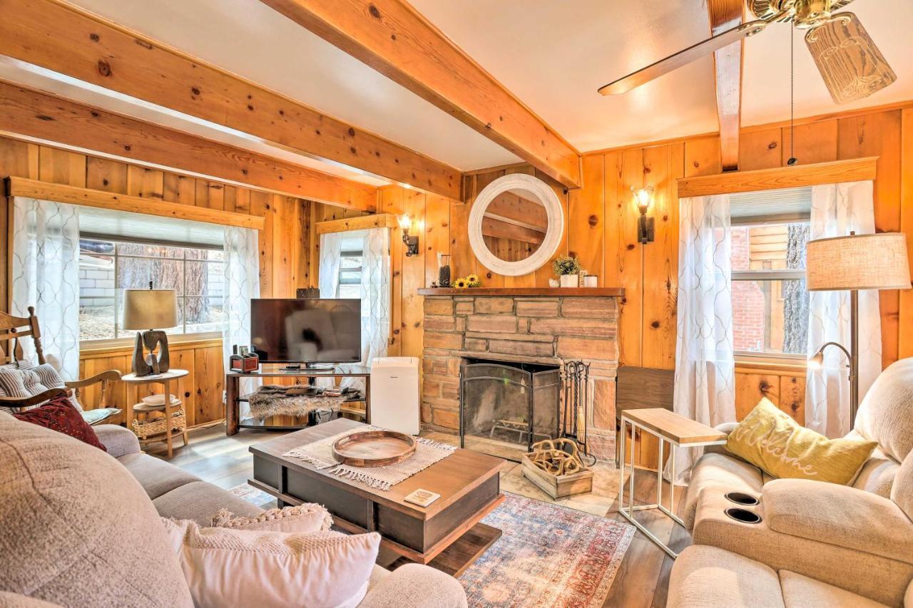Wrightwood Cabin With Cozy Interior! 외부 사진