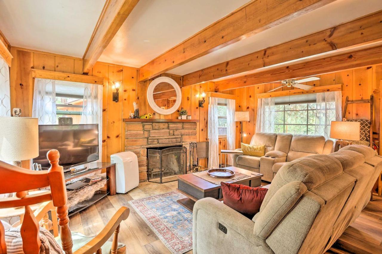 Wrightwood Cabin With Cozy Interior! 외부 사진